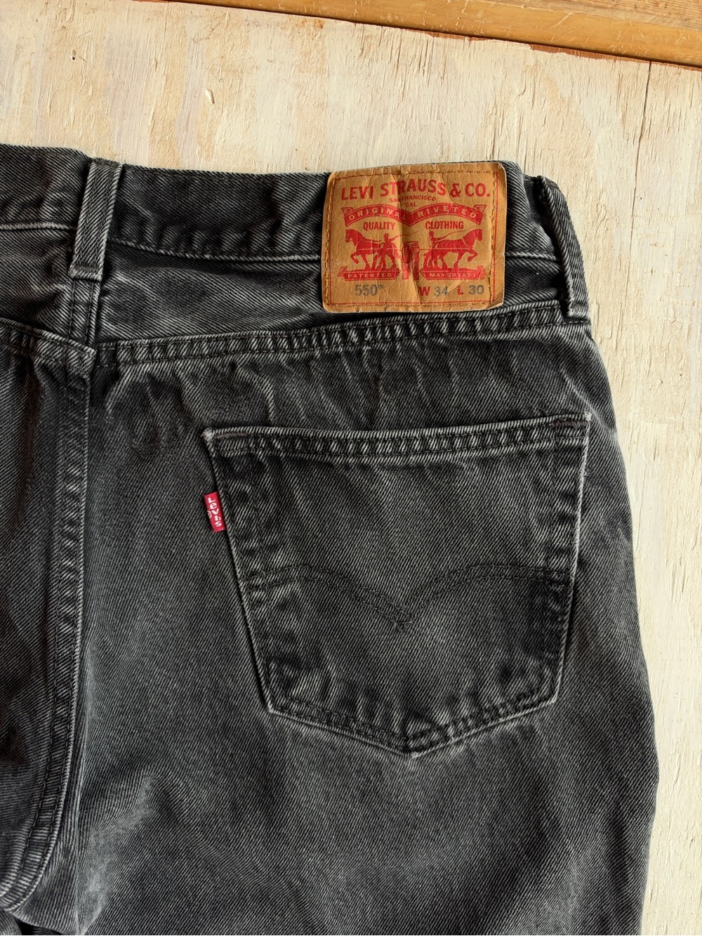 Levi's Men's 550 34x30 Relaxed fit Straight Jeans in Washed Black 0260